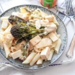 Nudeln mit Sprossenbrokkoli und Tofu