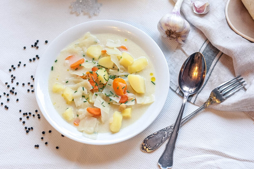 Weißkohlsuppe