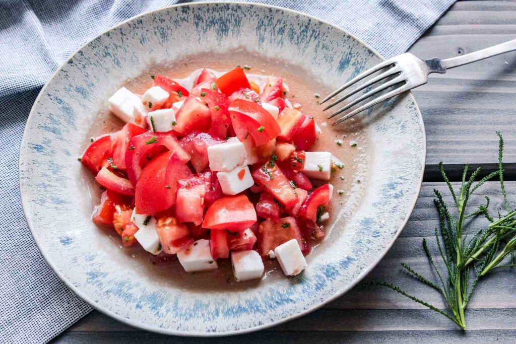 Einfacher Tomatensalat