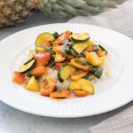 Gemüsepfanne mit Ananas